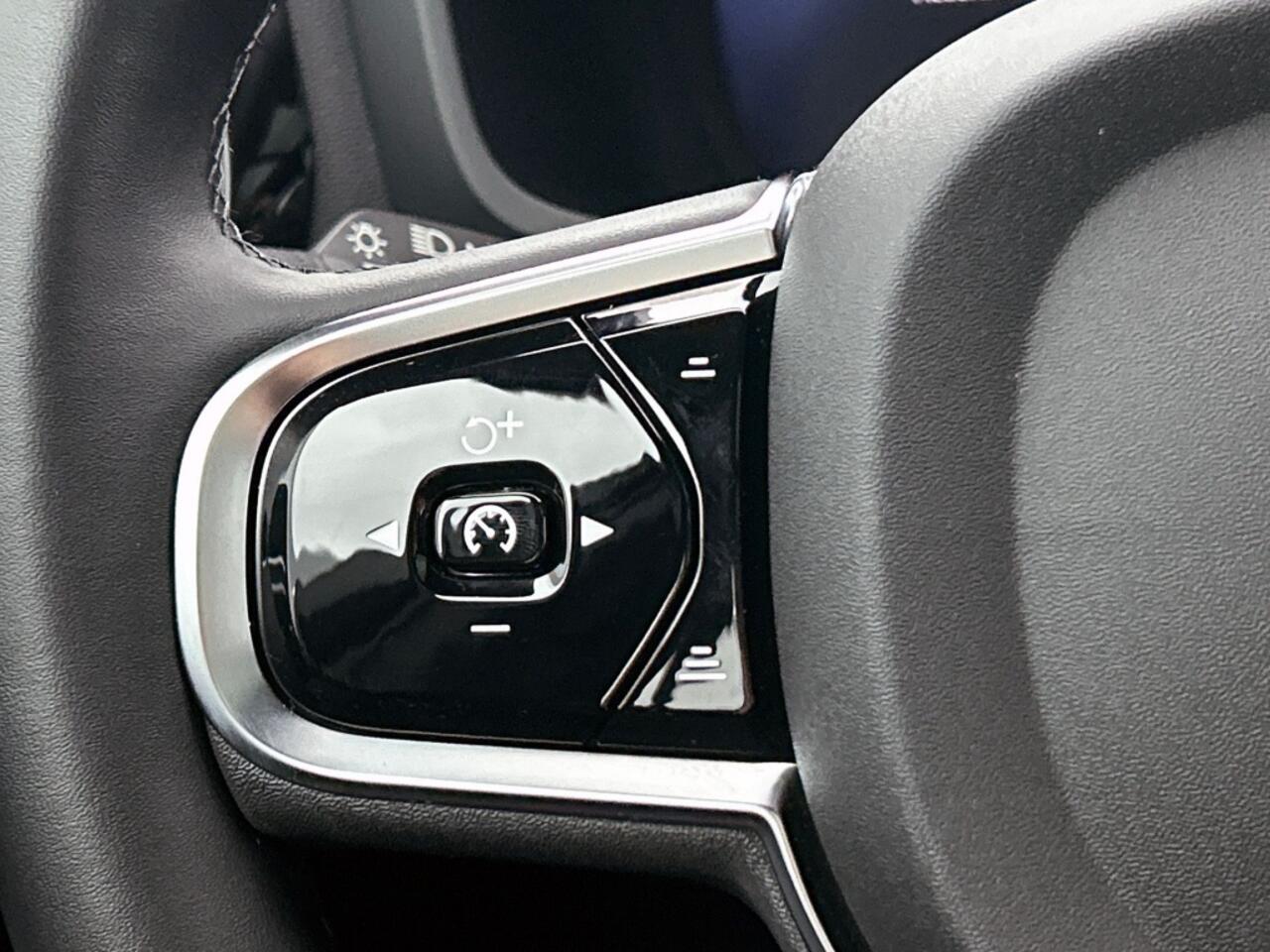 Volvo V60 2.0 T6 AWD Plus Dark | Panorama dak | 360 Camera | Leder | Stoel