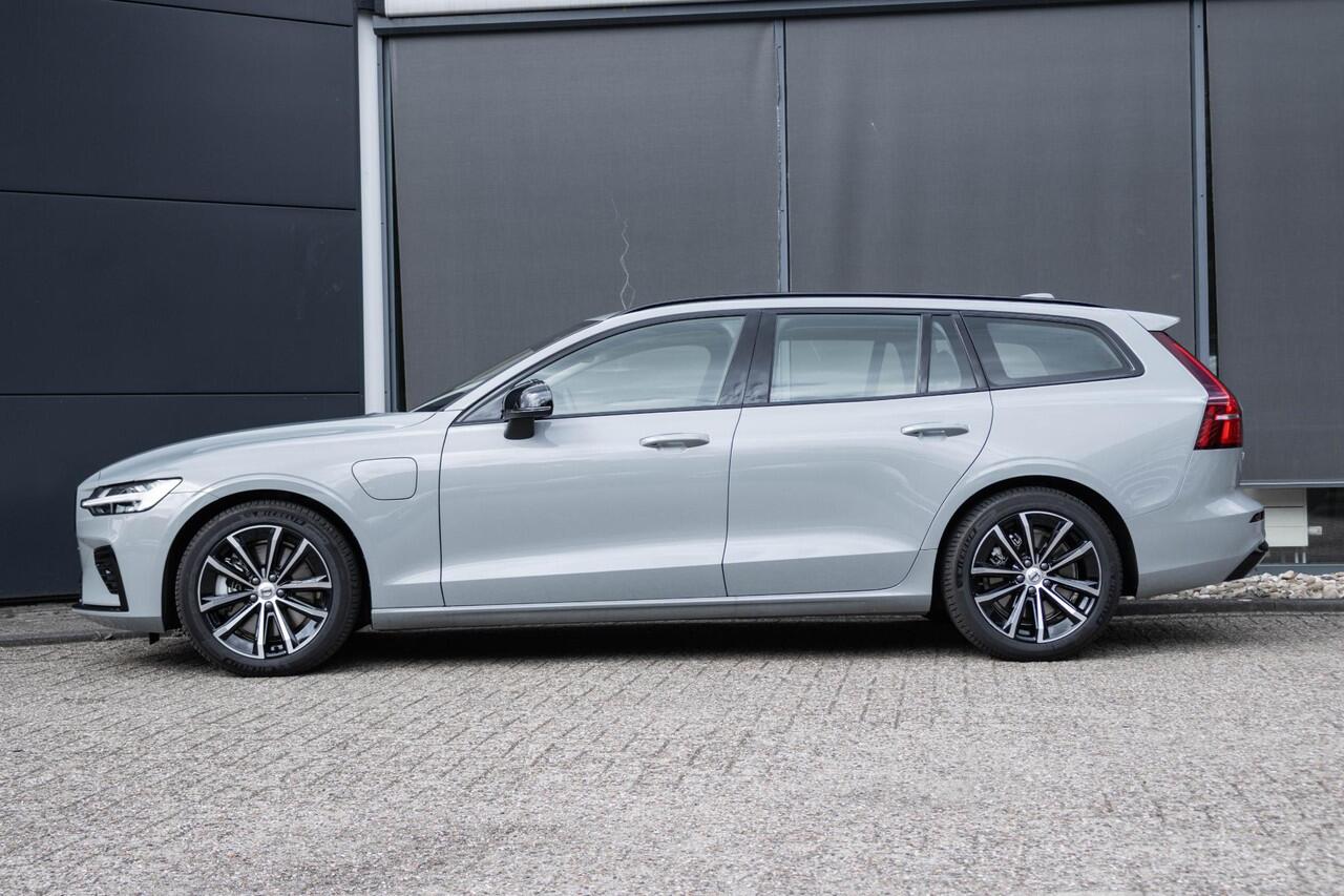Volvo V60 T6 Plug-in hybrid AWD Plus Dark | Google Navigatie | Moritz lederen interieur | Elektrische stoelen voor met memory | Harman Kardon premium Sound | Parkeercamera | Adaptive Cruise Control | BLIS | Keyless |