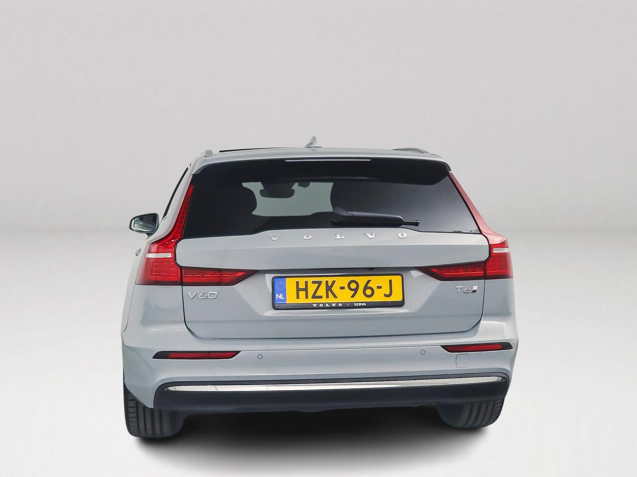 Volvo V60 T6 Aut. Plug-in hybrid AWD Plus Bright | Panoramadak | Stoel- en stuurverwarming | Parkeercamera