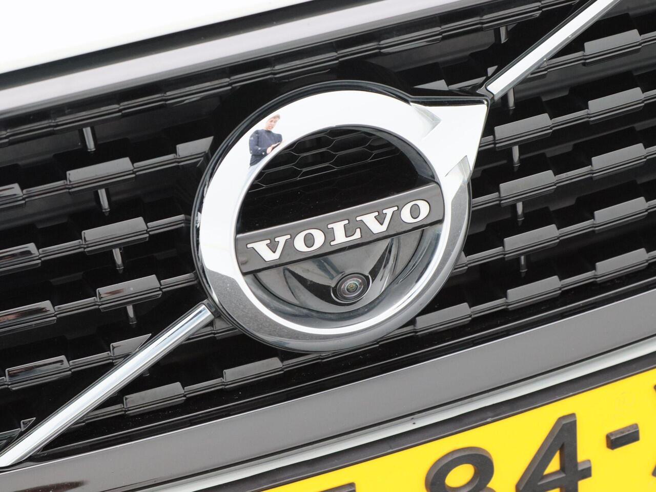 Volvo V60 2.0 T6 340 Pk Automaat Recharge AWD R-Design | Panoramadak | Harman/Kardon | Elektrische Achterklep | Stoelverwarming | 19 Inch | 105.407 Km!!