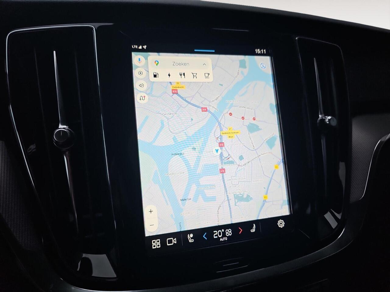 Volvo V60 2.0 T6 Plug-in hybrid AWD Essential Bright | Trekhaak | Cruise Control | Achteruitrijcamera |