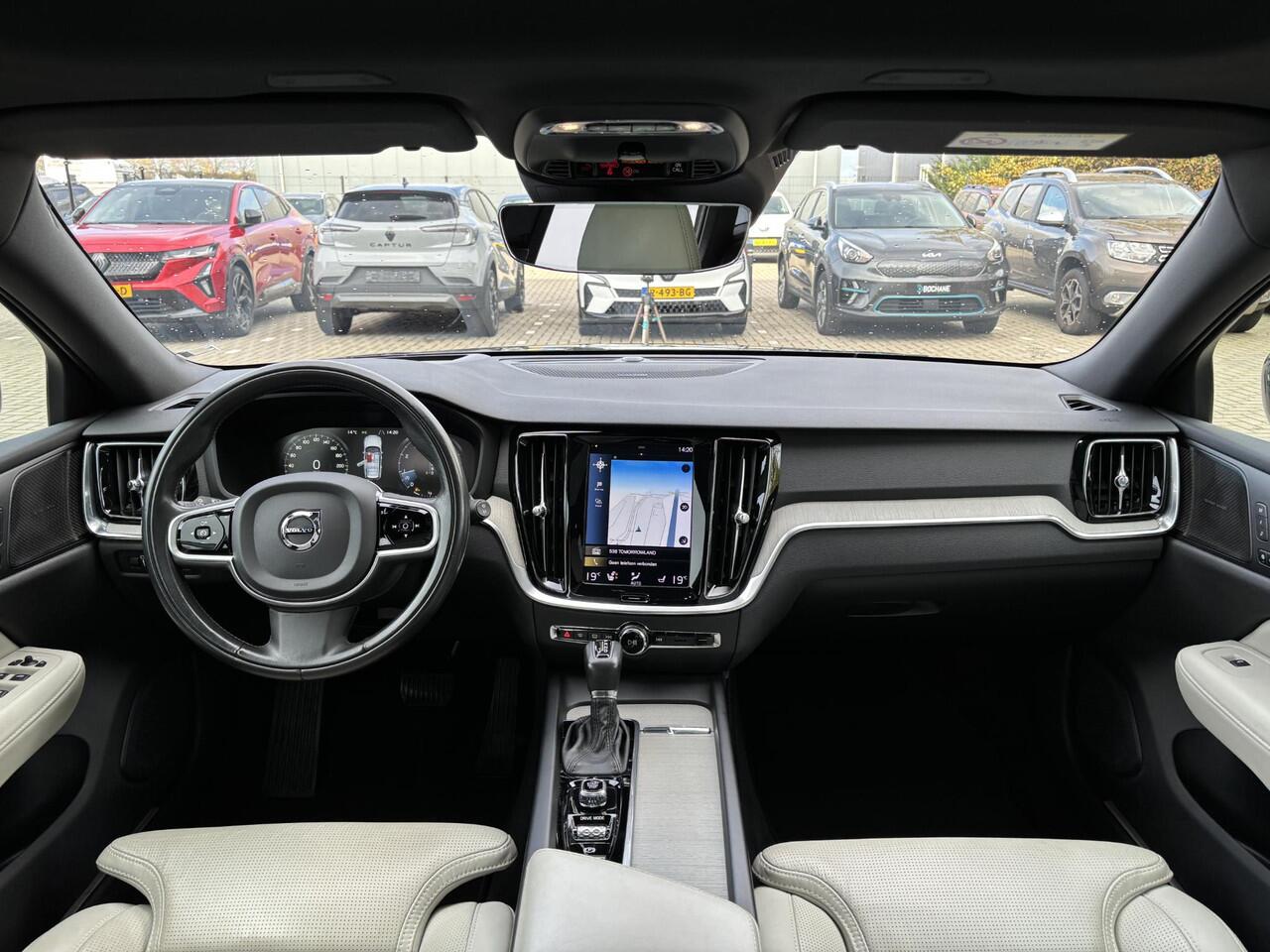 Volvo V60 2.0 T5 Inscription | Trekhaak | Schuif/open dak | Harman Kardon | Full Leder |