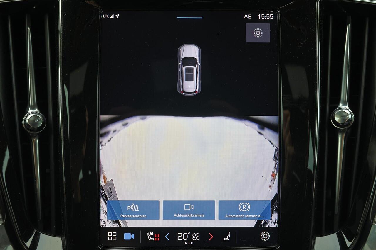 Volvo V60 T6 Recharge AWD Essential - IntelliSafe Assist & Surround - Parkeercamera achter - Verwarmde voorstoelen, stuur & achterbank - Parkeersensoren voor & achter - High Performance audio - Elektr. inklapbare trekhaak - 18' LMV