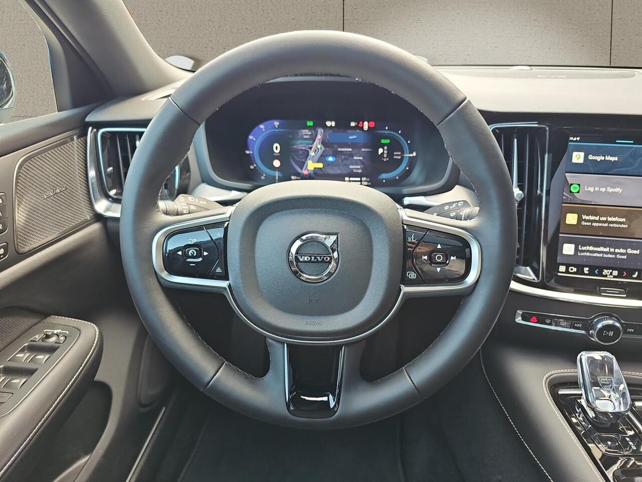 Volvo V60 2.0 T6 Plug-in hybrid AWD Plus Dark | Polestar Engineered 20 inch velgen | Panoramadak | Harman/Kardon | Sportstoelen |