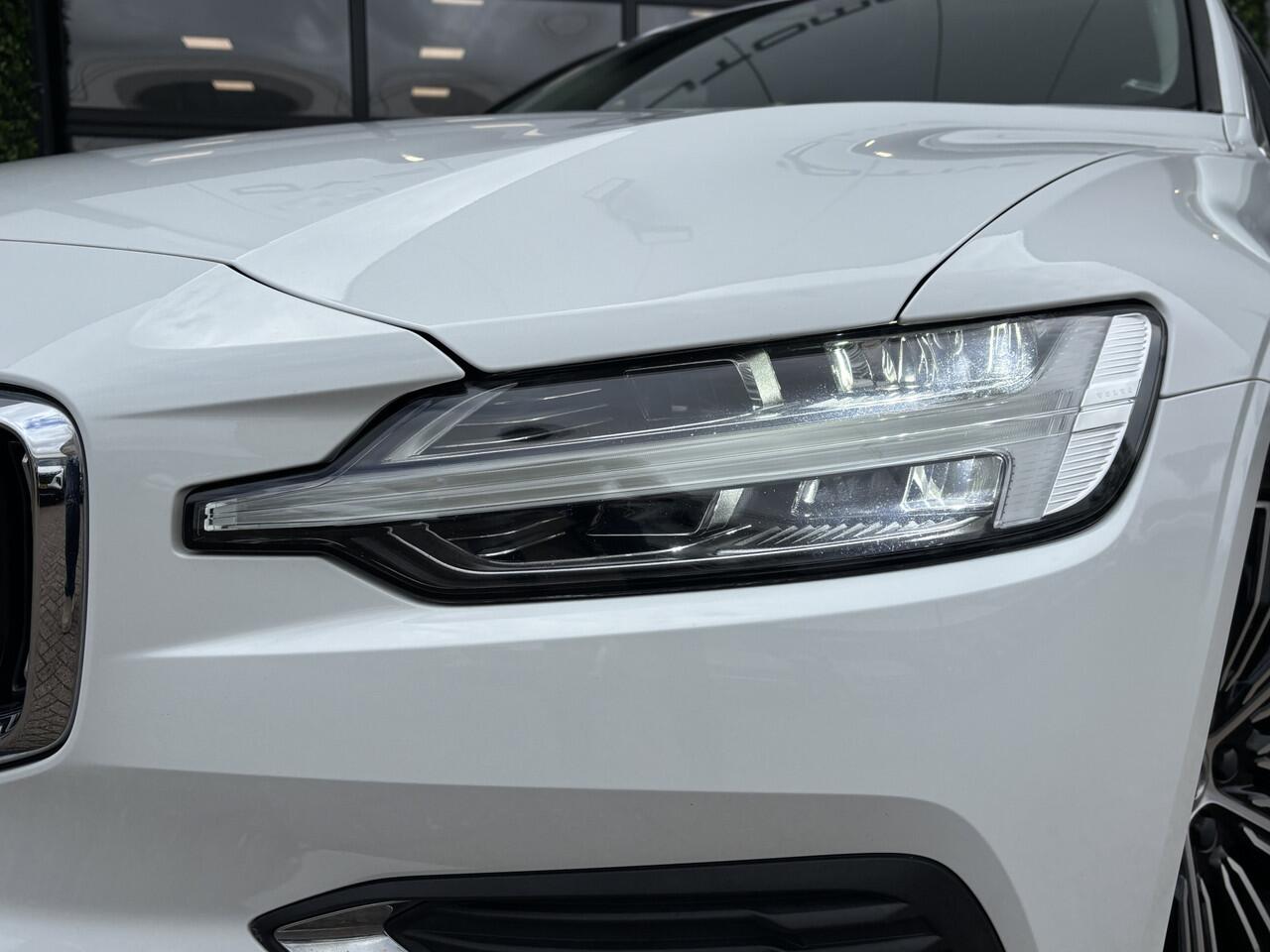 Volvo V60 2.0 T8 Recharge AWD Inscription | Camera | Trekhaak | Memory | BTW