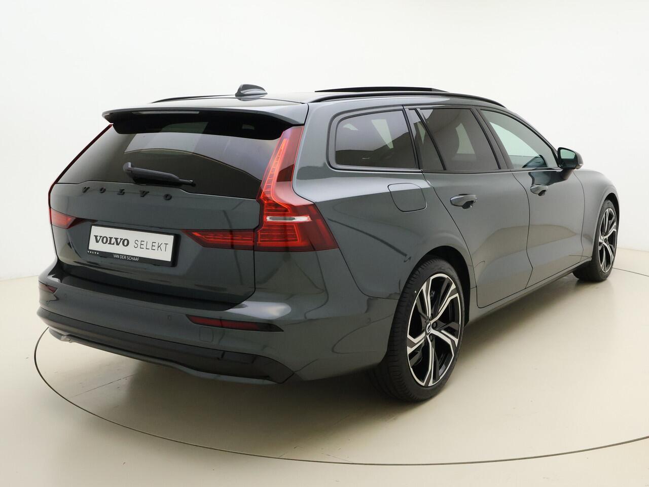 Volvo V60 T6 350pk AWD Plus Dark / ¤4300,- Voorraadkorting / Panoramisch dak / Head-up display / Keyless / 360Camera / H&K Audio / Sportstoelen.