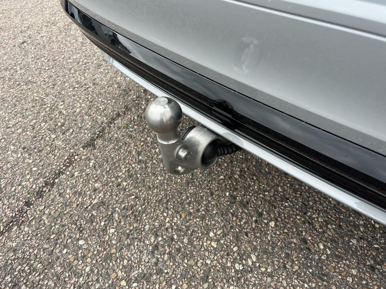 Volvo V60 T6 Plug-in hybrid AWD Plus Dark | Pilot Assist | Trekhaak | H&K Audio | 360 Camera