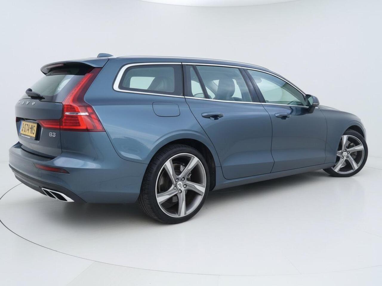 Volvo V60 2.0 B3 Business Pro | Clima | Cruise adapt. | Apple Carplay/Navi | PDC | IntelliSafe |