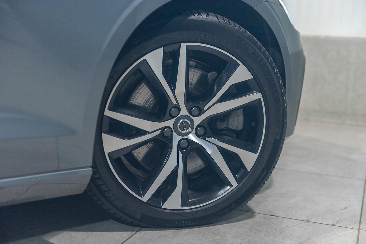 Volvo V60 T6 Aut. Plug-In Hybrid R-Design Leder Panoramadak 360Camera 340pk