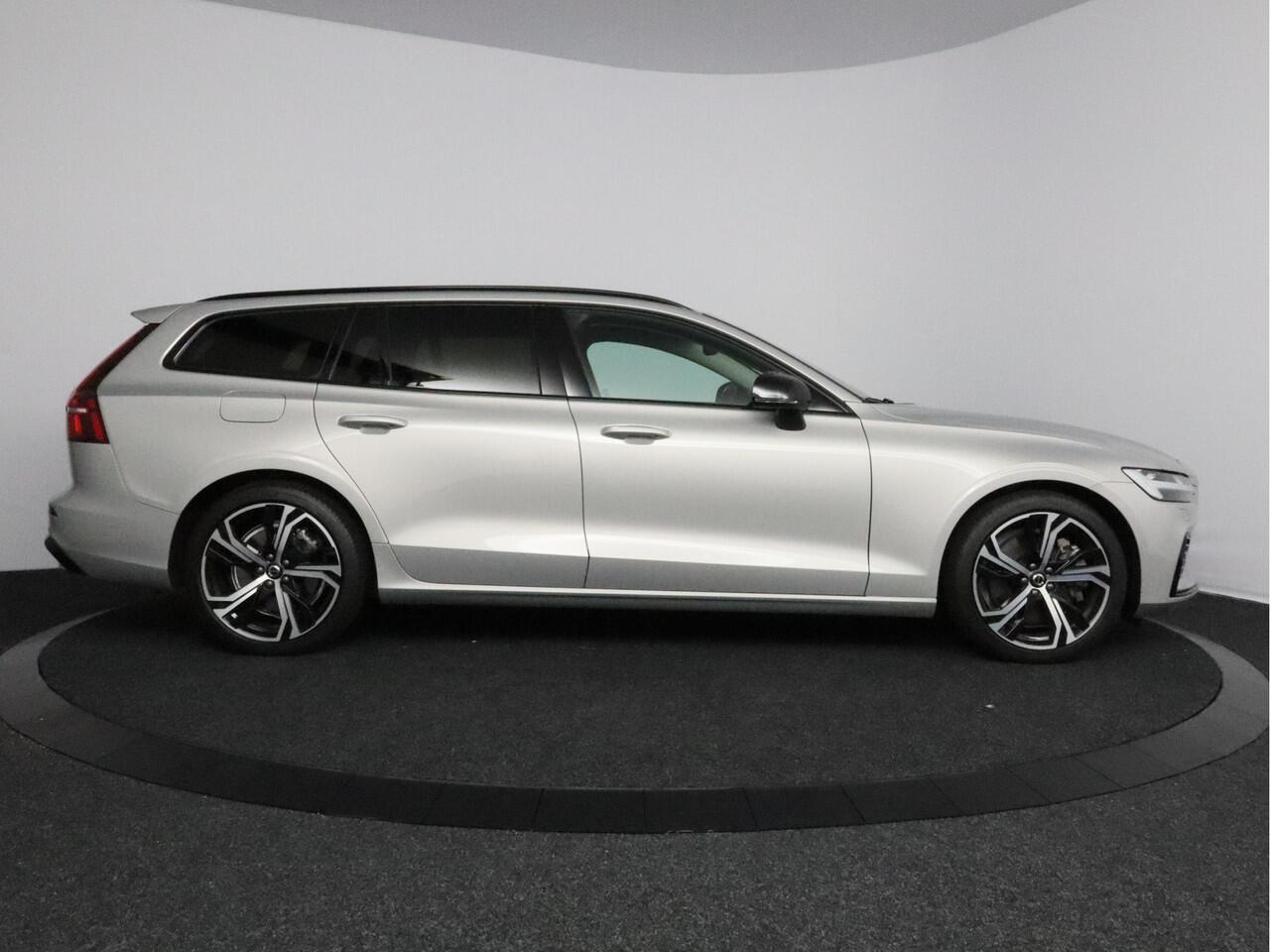 Volvo V60 2.0 T6 Plug-in hybrid AWD Plus Dark 350pk