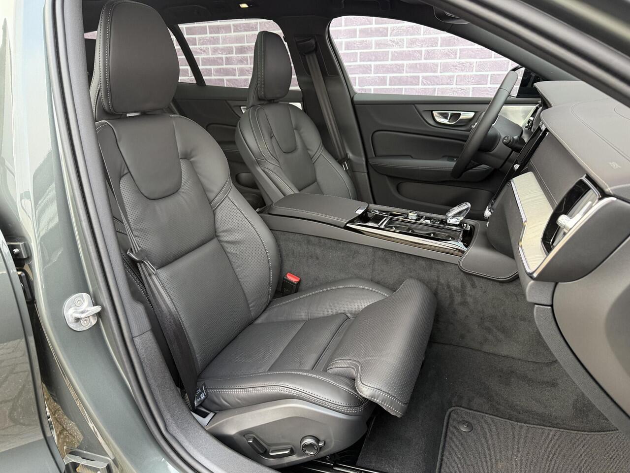 Volvo V60 2.0 T8 Plug-in hybrid AWD Ultra Dark | Bowers & Wilkins | Zwarte hemel | Massage | Stoel ventilatie + Verwarming | Panorama Schuifdak | HUD | Adaptieve Cruise | BLIS | 360° Camera |