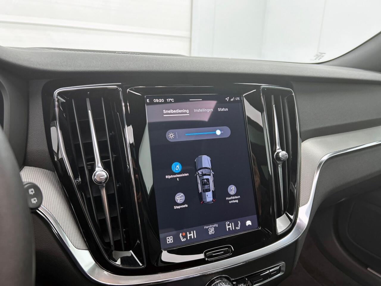 Volvo V60 T6 Twin Plus Dark| Nieuw | ACTIE | Van 64.480 voor 59985