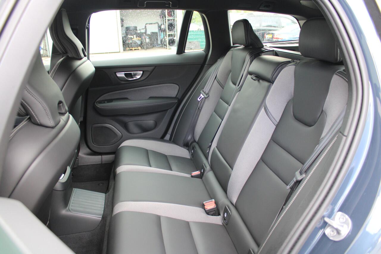 Volvo V60 T6 Plug-in hybrid AWD Plus Dark | Trekhaak | Sportstoelen | 360° Camera