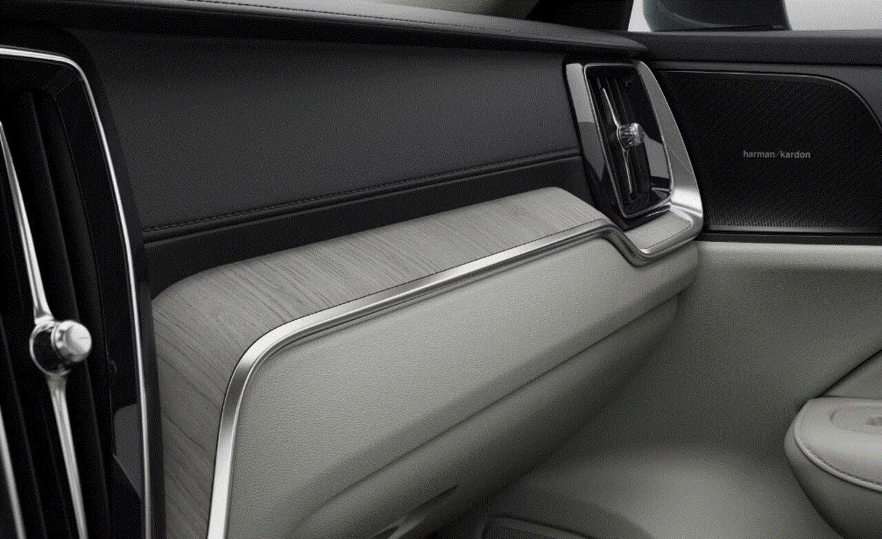 Volvo V60 T6 350PK Automaat Plug-in Hybrid AWD Ultra Bright / Navigatie / Head Up Display / 360 Camera / Harman Kardon / Panorama Dak / Massage Stoelen /