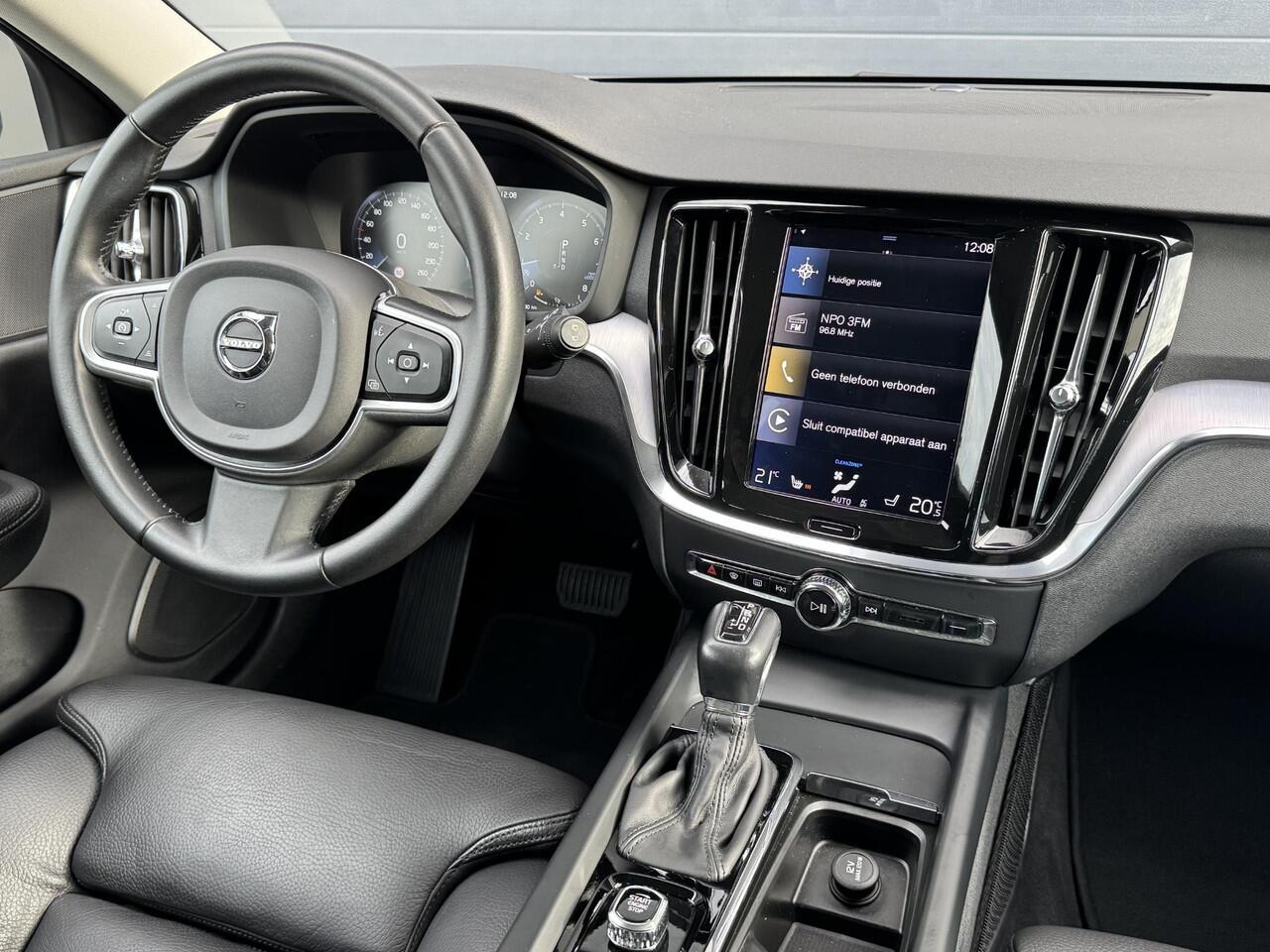 Volvo V60 2.0 T4 R-DESIGN I P-CAMERA I LEDEREN BEKLEDING I ADAPT. CRUISE CONTROL I APPLE CARPLAY