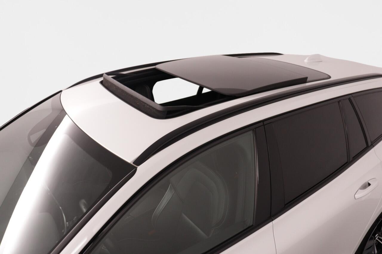 Volvo V60 2.0 T6 Recharge AWD R-Design 340 PK | 3D Camera | Trekhaak | Apple Car Play | Harman/Kardon | Panorama | Crystal White Pearl - RIJKLAAR