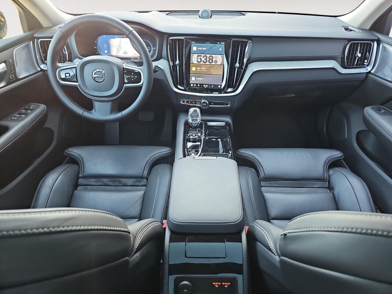 Volvo V60 2.0 T8 Plug-in hybrid AWD Ultra Dark | Bowers & Wilkins Audio | Extra getint glas | Head-up display | Nappa lederen bekleding |