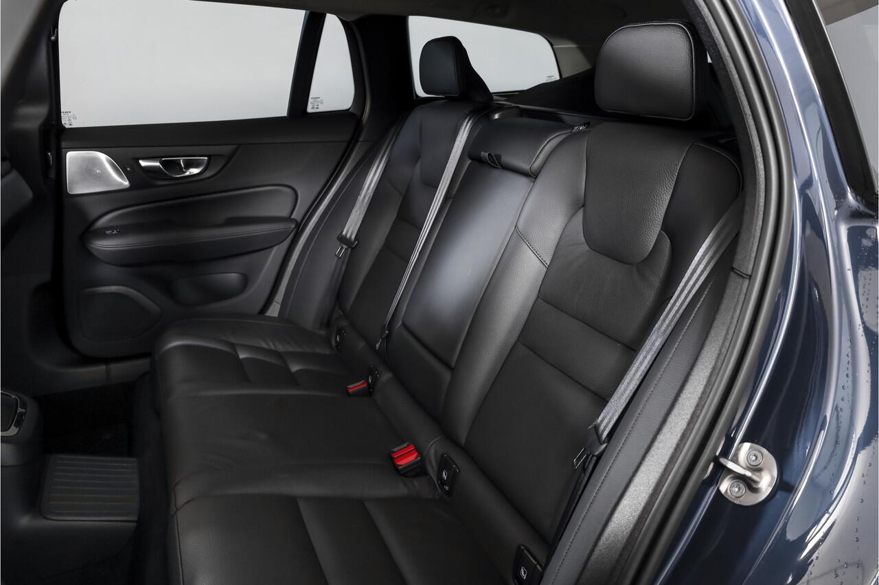 Volvo V60 2.0 T6 Plug-in hybrid AWD Ultra Dark | S/K-panodak | Bowers/Wilkens | Dig. Cockpit | Adapt. Cruise | Memory Stoelen | Elek. Klep | Stoel-+stuurverw. | 360 Camera | NAV+App. Connect | Elek. trekhaak | LM 19" |