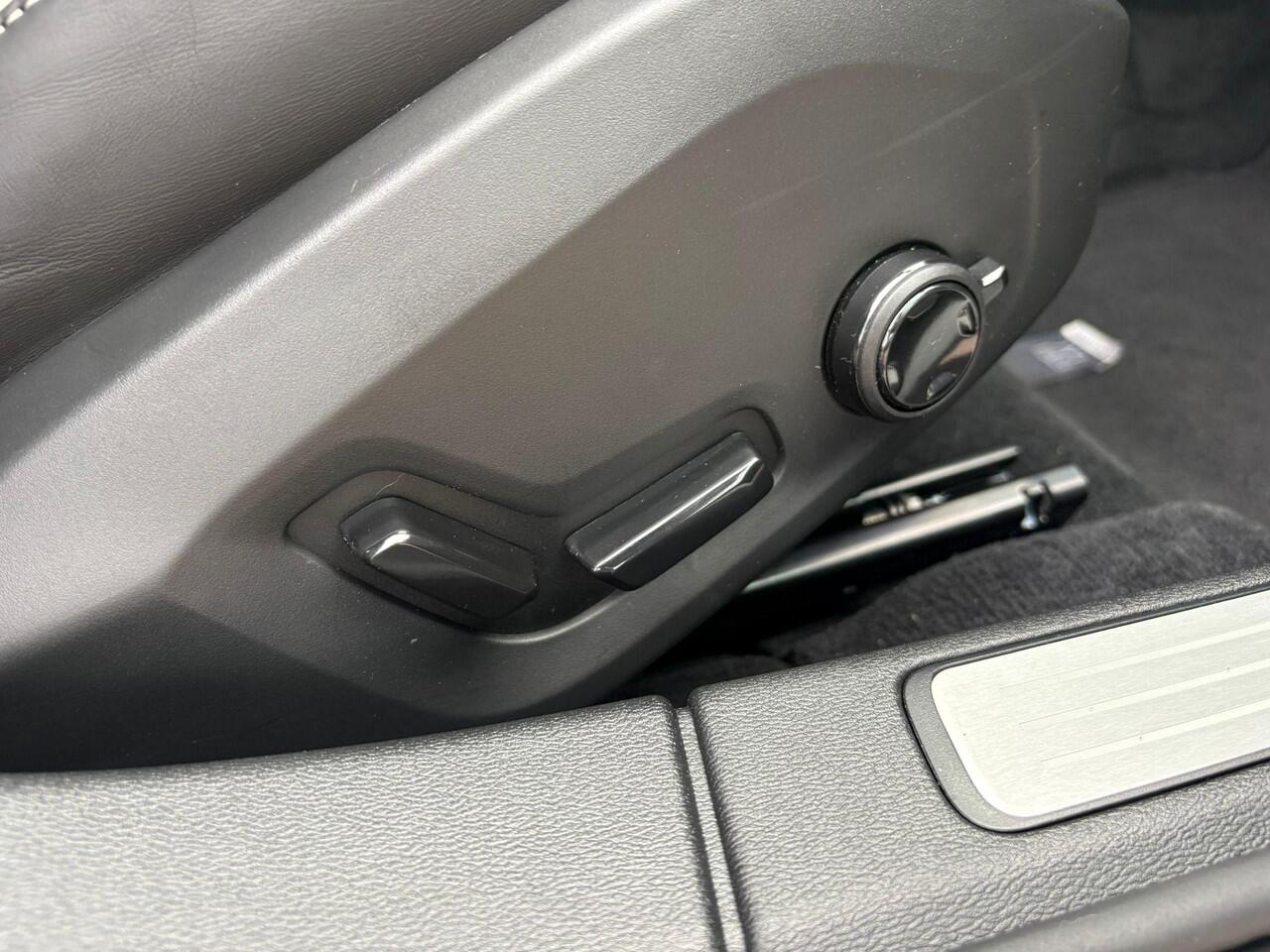 Volvo V60 T6 Plug-in hybrid AWD Plus Dark | Harman/Kardon | Stoel & Stuur verwarming | Trekhaak |