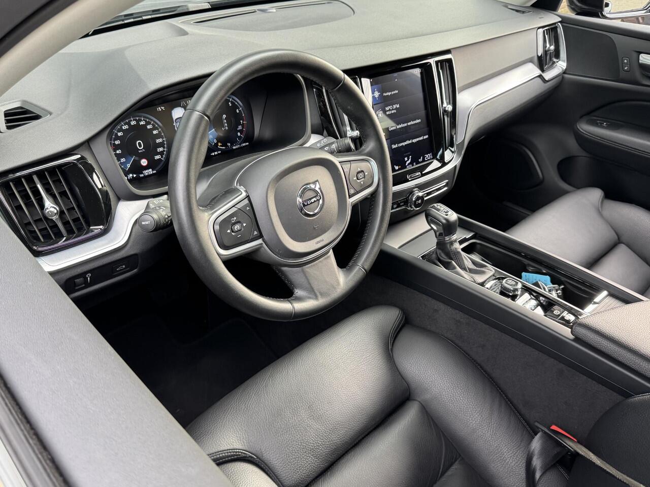 Volvo V60 2.0 T4 R-DESIGN I P-CAMERA I LEDEREN BEKLEDING I ADAPT. CRUISE CONTROL I APPLE CARPLAY