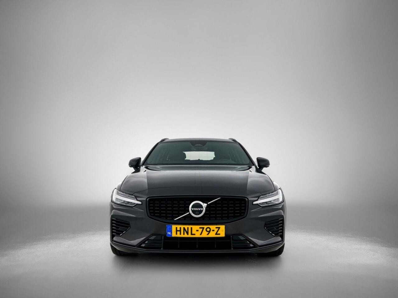 Volvo V60 2.0 T6 Plus Dark | Trekhaak | Sport Leder | 360* | Blis | Pilot