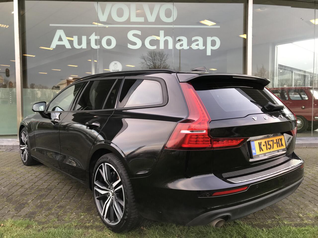 Volvo V60 2.0 B3 Momentum Advantage Automaat | Rijklaar incl 12 mnd Bovag | Carplay Darktint Trekhaak DAB
