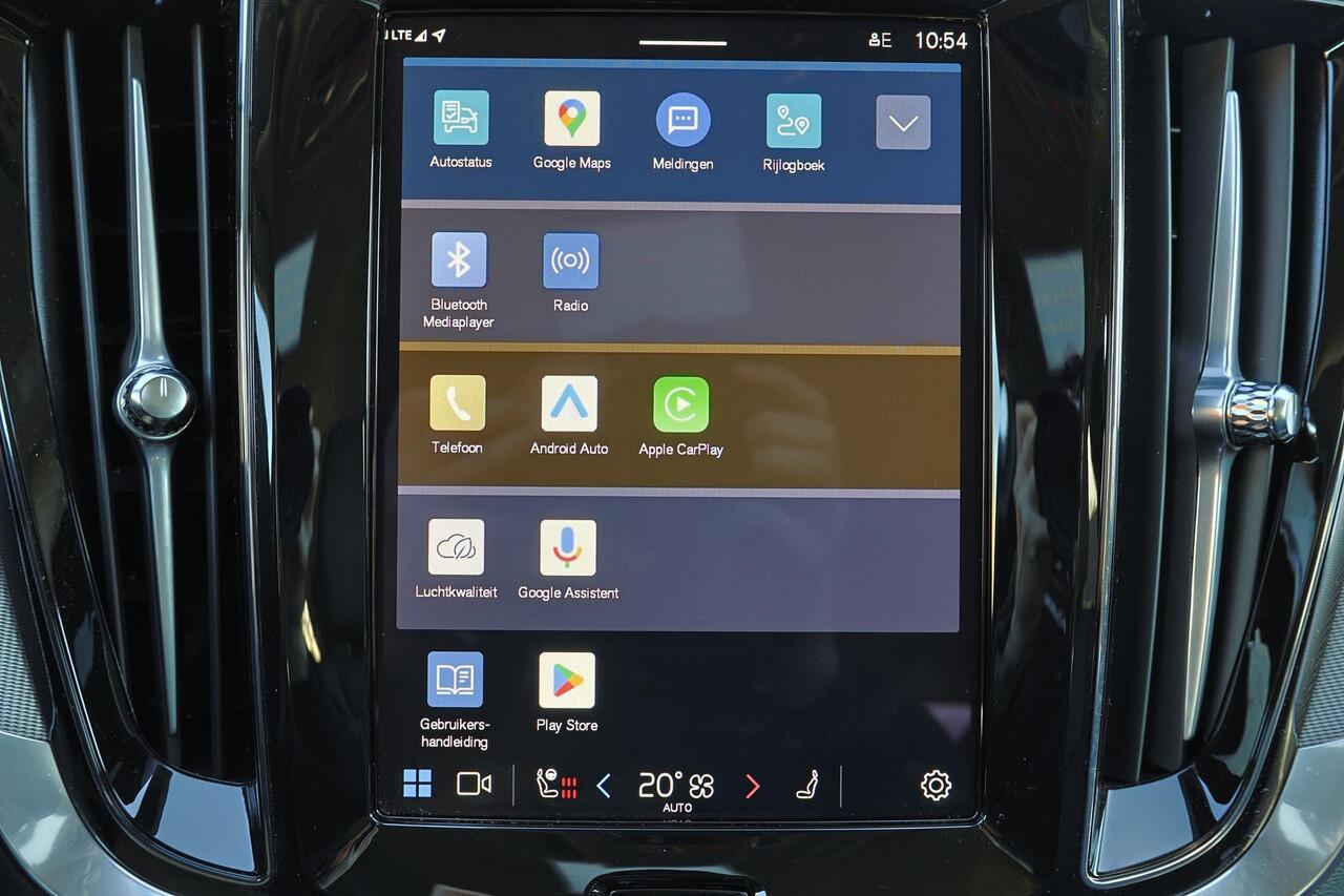 Volvo V60 T6 Recharge AWD Plus Dark - IntelliSafe Assist & Surround - 360º Camera - Harman/Kardon audio - Adaptieve LED koplampen - Verwarmde voorstoelen, stuur & achterbank - Parkeersensoren voor & achter - Elektr. bedienb. voorstoelen met geheugen - Head up displ