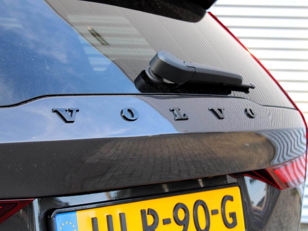 Volvo V60 2.0 T6 Plug-in hybrid AWD Plus Dark Automaat / 18" velgen / Harman Kardon / Privacy Glass / 360* camera