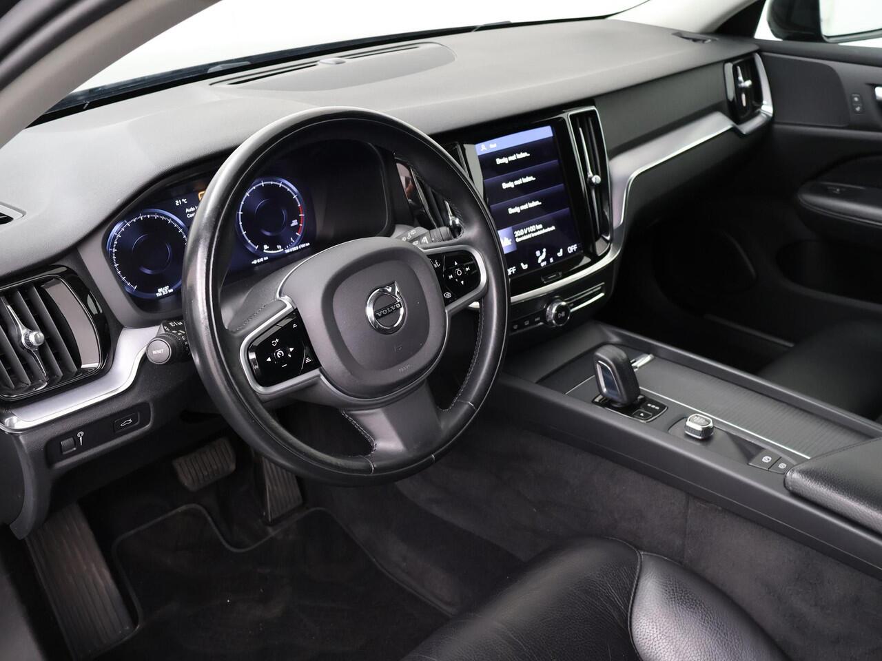 Volvo V60 2.0 B3 Business Pro | 163 PK | Automaat | Navigatiesysteem | Achteruitrijcamera | LED verlichting | Apple Carplay/Android Auto | Lederen interieur |