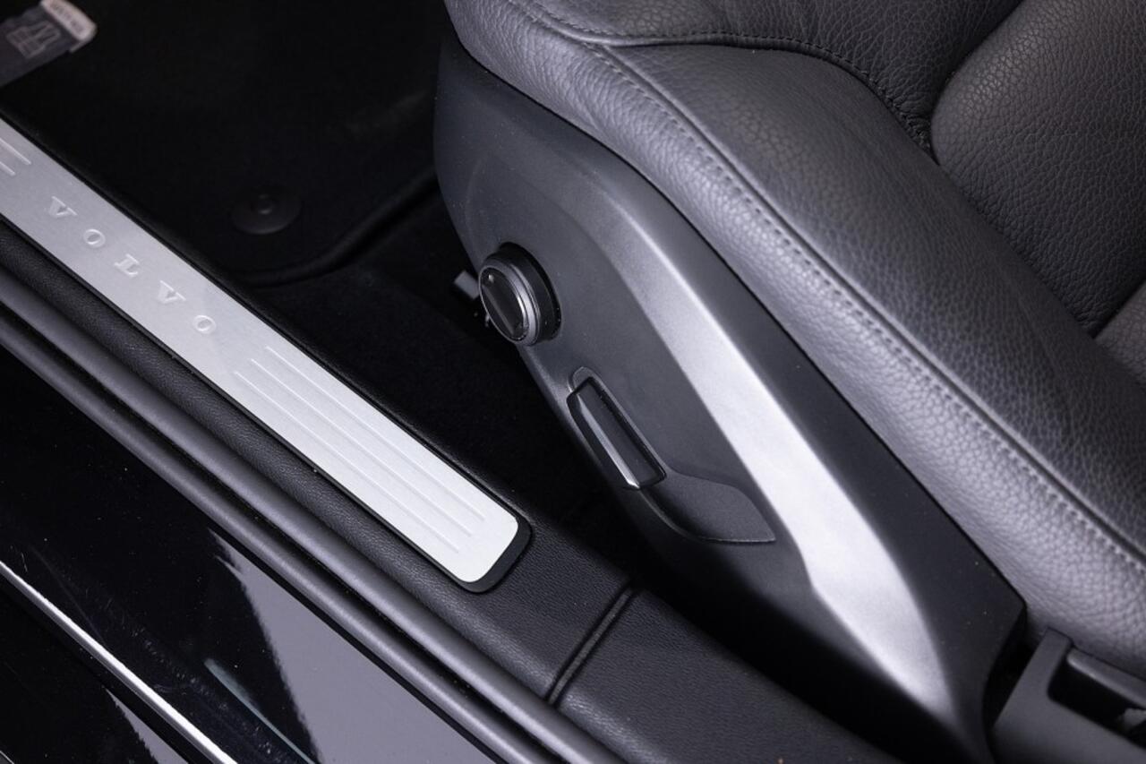 Volvo V60 2.0 T6 Plug-in hybrid AWD Core Bright ? 1e Eigenaar