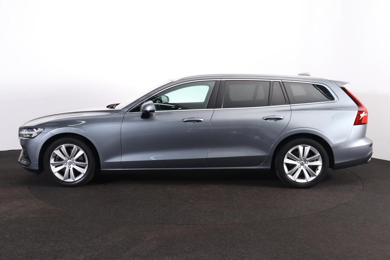 Volvo V60 B3 Momentum - Leder - IntelliSafe Surround - Elektr. bedienb. voorstoelen - Parkeercamera achter - Verwarmde voorstoelen - Extra getint glas - Parkeersensoren voor & achter - Adaptieve LED koplampen -