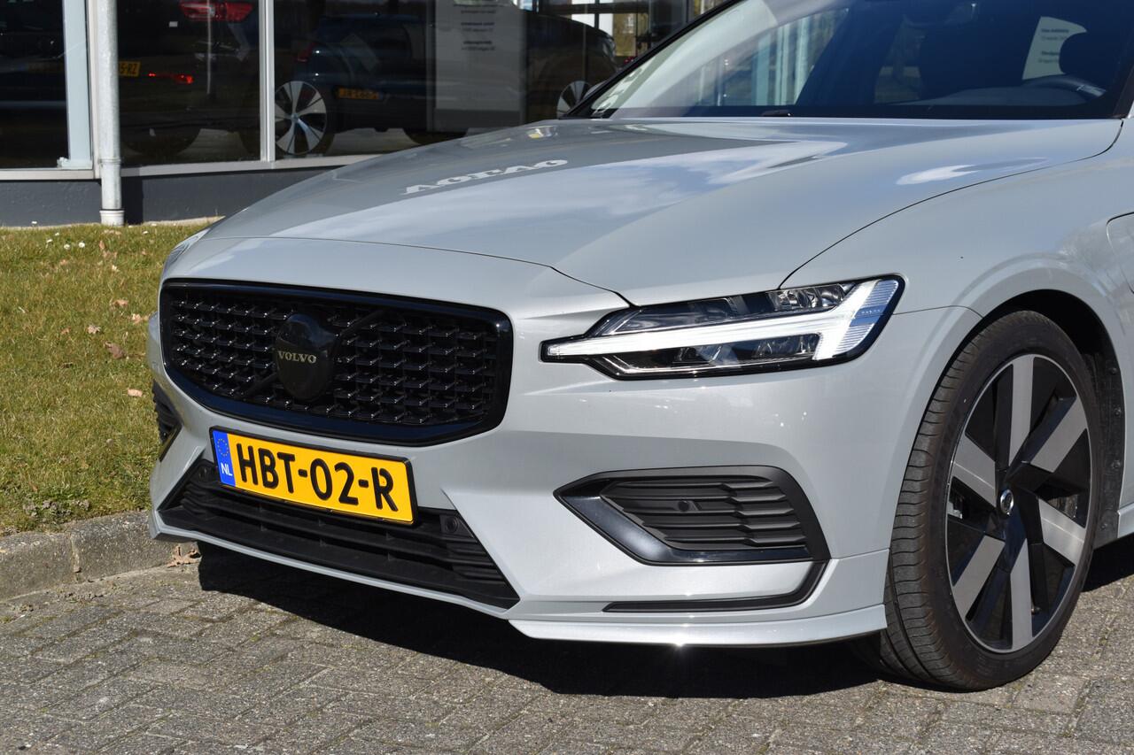 Volvo V60 T6 AWD 350PK Plug-in Hybrid Essential Dark | Camera | Leder | ACC | Blis | Stoelverwarming | Standkachel
