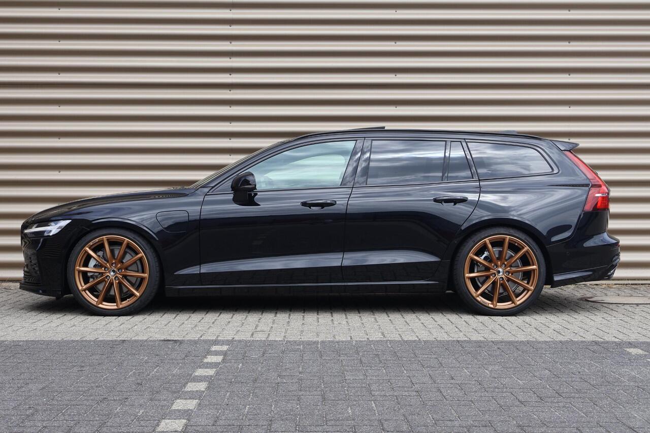 Volvo V60 T6 Plug-in hybrid AWD Ultra Dark | 20" Heico sportvelgen | Heico uitlaat | Heico verlaagd | Bowers & Wilkins