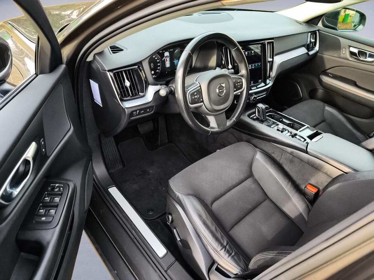 Volvo V60 2.0 T6 Recharge AWD Business Pro 1e-Eig. & Keurig-Onderh. BOVAG-Garantie. NL-Auto.