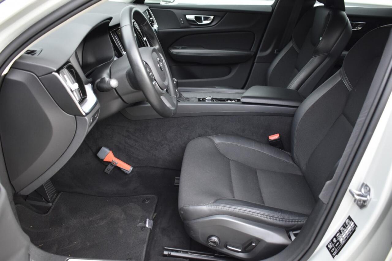 Volvo V60 2.0 T4 MOMENT.PRO / POLESTAR ENGINEERD / NL AUTO