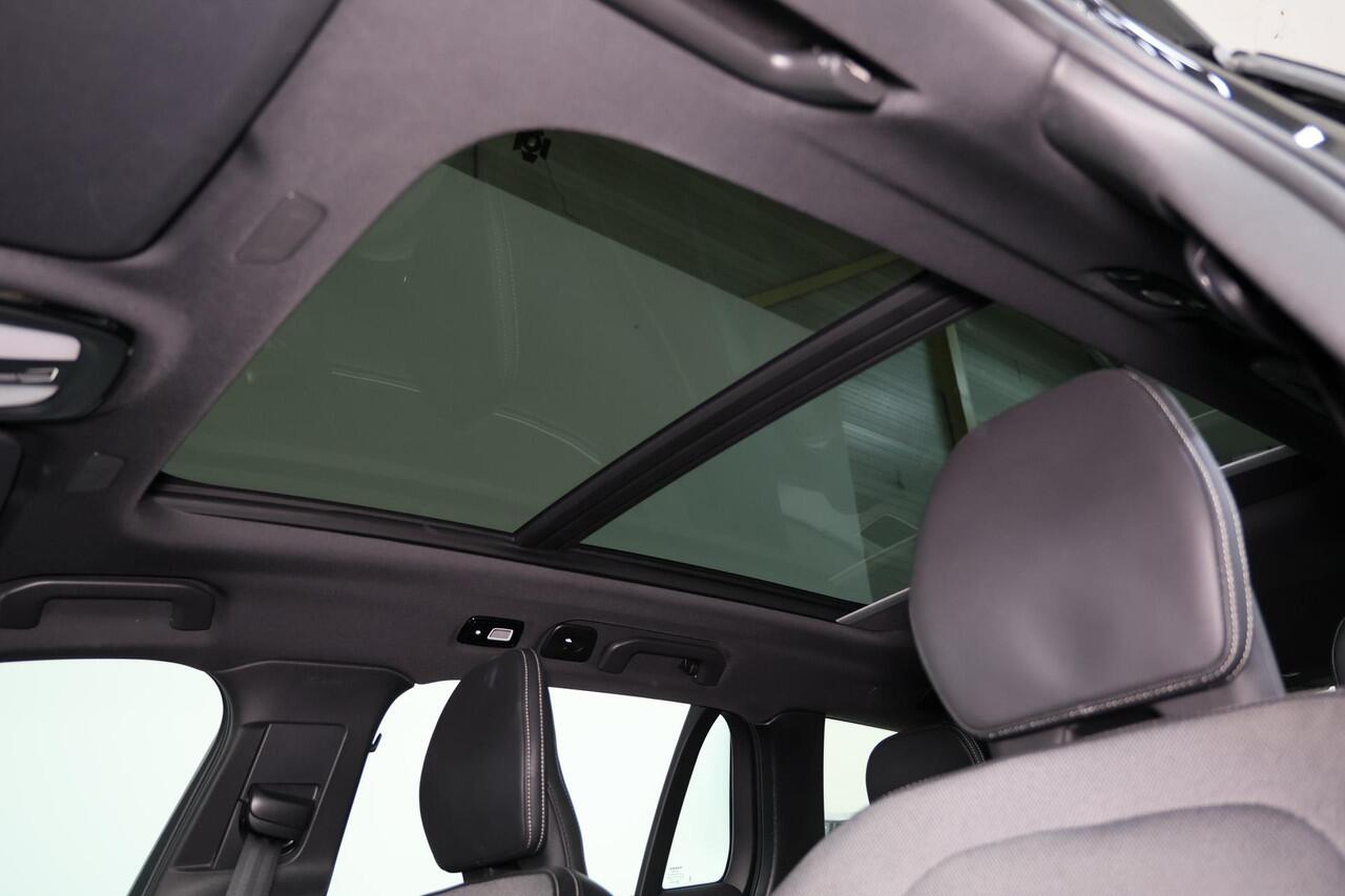 Volvo V60 T6 Recharge AWD Plus Dark - Panorama/schuifdak - IntelliSafe Assist & Surround - 360º Camera - Harman/Kardon audio - Verwarmde voorstoelen, stuur & achterbank - Parkeersensoren voor & achter - Elektr. bedienb. voorstoelen met geheugen - Elektr. inklapbare