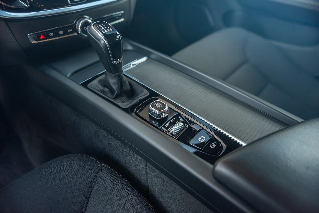 Volvo V60 D3 Momentum CruiseControl Navigatie 150pk