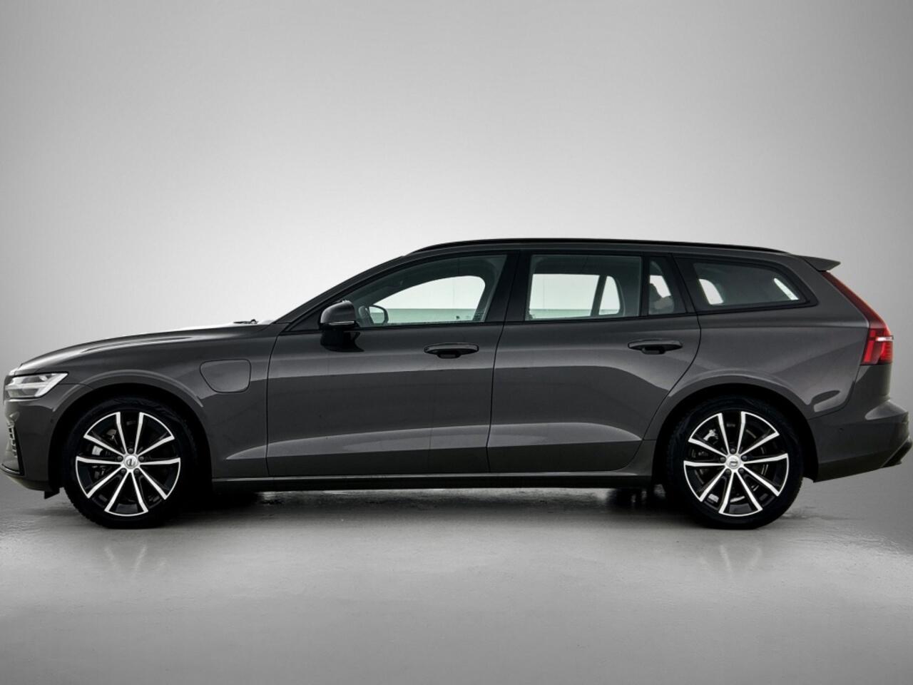 Volvo V60 T6 + Dark | Trekhaak | Sport interieur | Pilot Assist | BLIS |