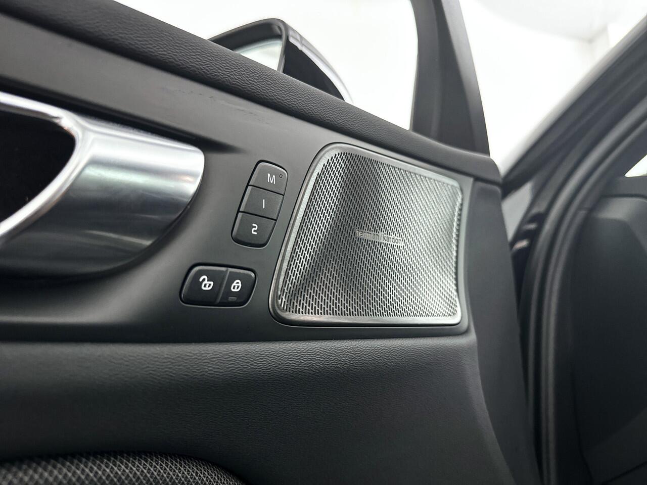 Volvo V60 T6 AWD Plus Dark | 360° camera | Harman Kardon | Stoel- en Stuurverwarming | Trekhaak