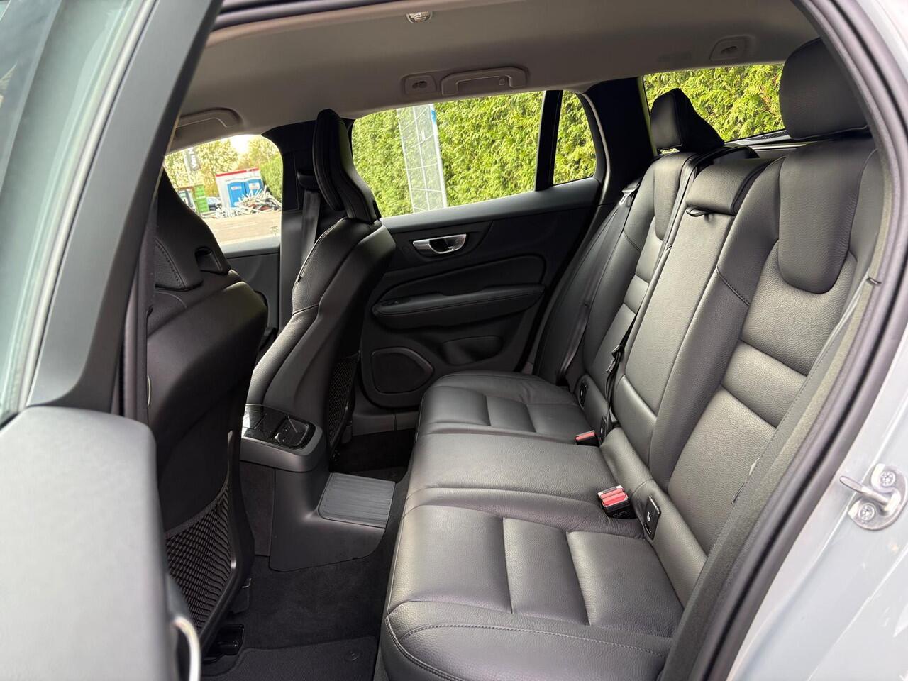 Volvo V60 T6 Plug-in hybrid AWD Essential Bright