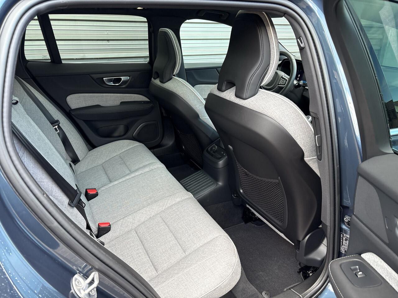 Volvo V60 T6 350PK Automaat Recharge AWD Plus Bright | ACC | Panoramadak | 360 camera | Stuurverwarming | 19"LMV | Elektr. stoel