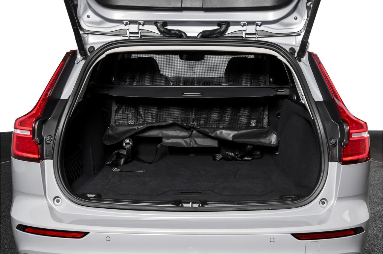 Volvo V60 2.0 T6 Plug-in hybrid AWD Ultra Dark - Automaat | S/K-Panodak | Dig. Cockpit | Adapt. Cruise | Stoel-+Stuurverw. | PDC | 360 Camera | NAV + App. Connect | ECC | Elek. Klep | Elek Trekhaak | LM 19" | 9589