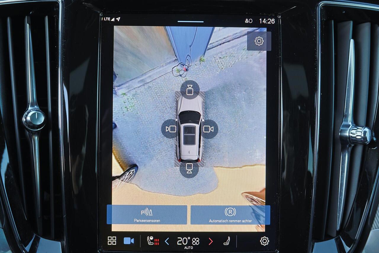 Volvo V60 T6 Recharge AWD Plus Dark - IntelliSafe Assist & Surround - 360º Camera - Harman/Kardon audio - Adaptieve LED koplampen - Verwarmde voorstoelen, stuur & achterbank - Parkeersensoren voor & achter - Elektr. bedienb. voorstoelen met geheugen - Extra getint 