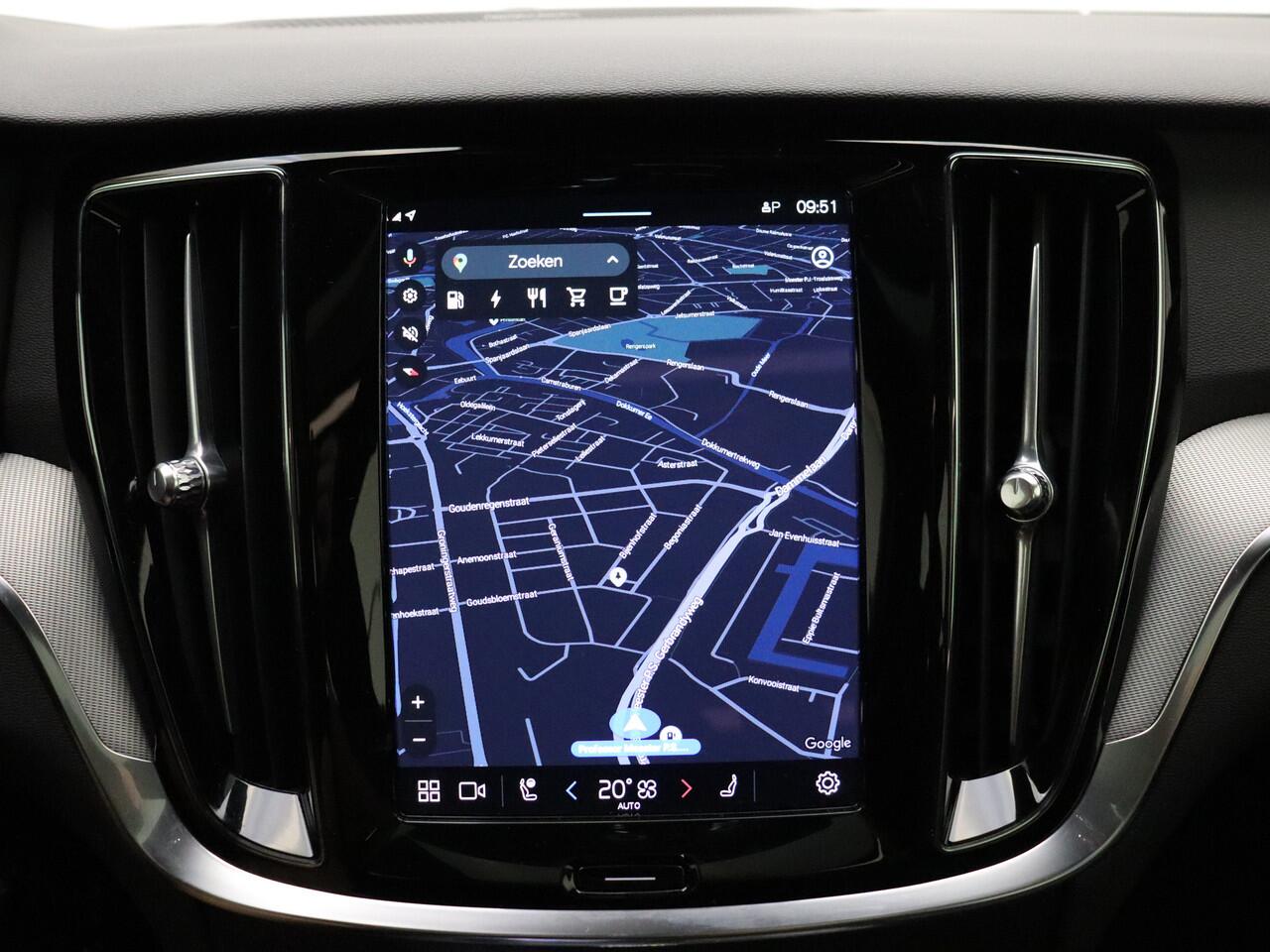 Volvo V60 T6 350pk AWD Plus Dark / Panorama dak / Contour stoelen / Camera rondom / Harman en Kardon audio / Trekhaak /