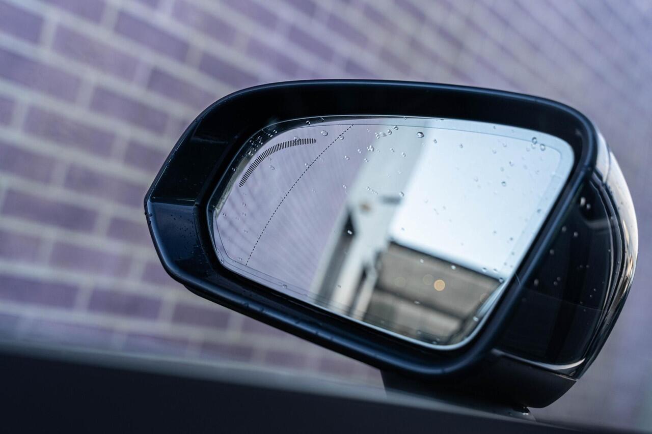 Volvo V60 2.0 T6 Plug-in hybrid AWD Essential Bright | Trekhaak | Stoel- / Stuurverwarming | Adaptive Cruise Control | Parkeercamera | Google | Carplay | Volvo On Call |