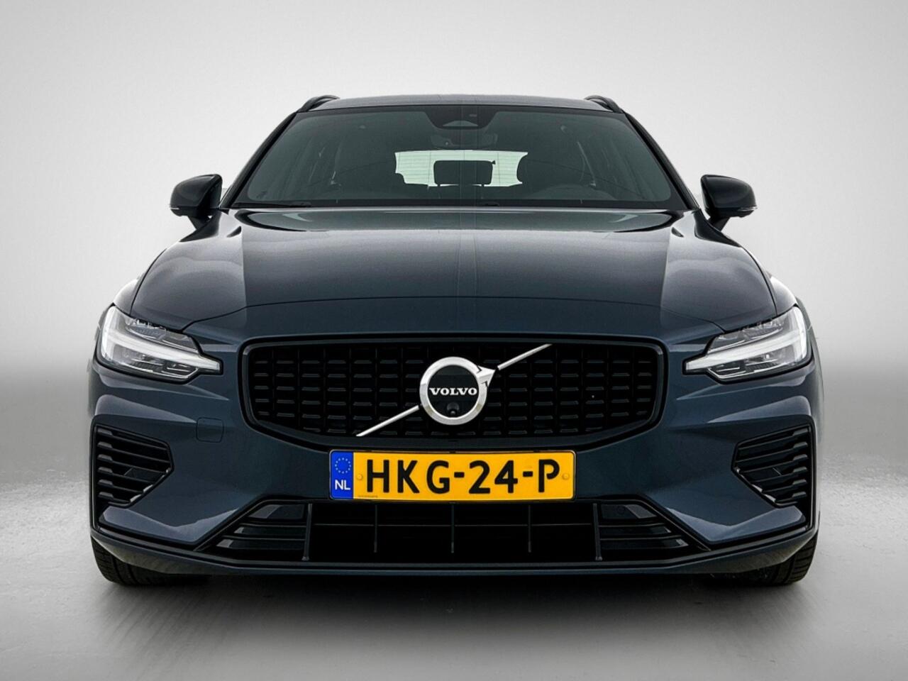 Volvo V60 2.0 T6 AWD Plus Dark | Trekhaak | 360 Camera | Leder | Harman Ka