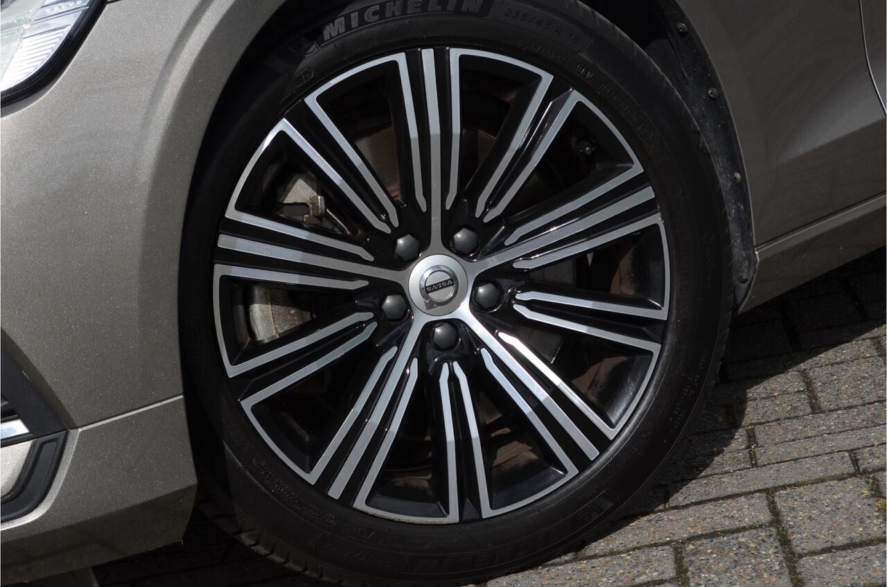 Volvo V60 2.0 T6 Hybride AWD Pano | Harman Kardon | Memory stoel | Stuur + Stoelverwarming | Pilot assist | a.Camera | Carplay