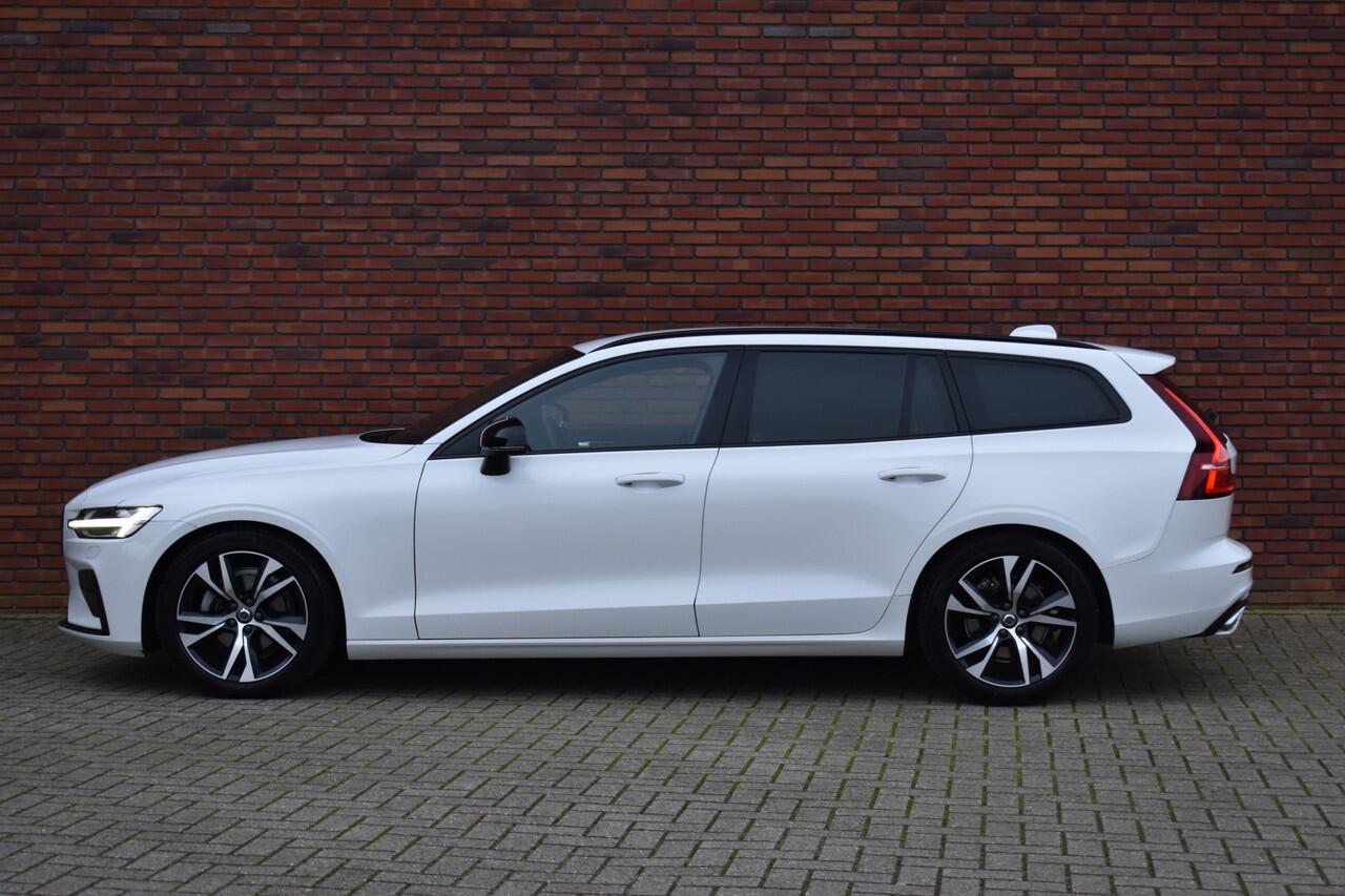 Volvo V60 B4 211PK Plus Dark | Trekhaak | Sportstoelen |