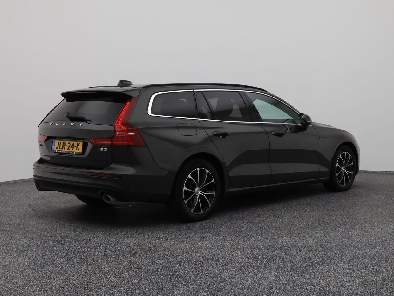 Volvo V60 2.0 B3 Momentum | CAMERA | KEYLESS | STOEL- EN STUURVERW. | TREKHAAK