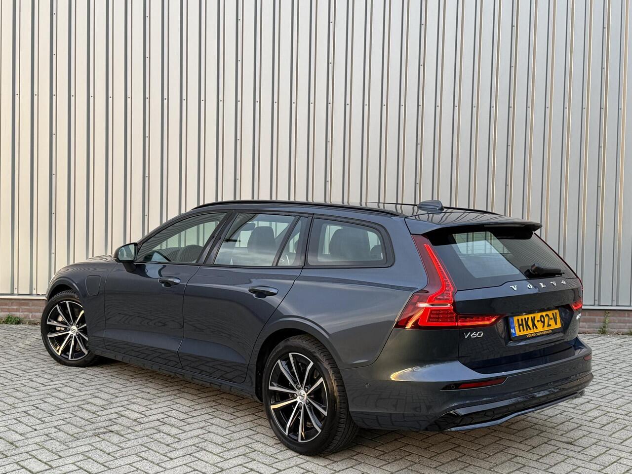 Volvo V60 2.0 T6 Plug-in hybrid AWD Plus Dark l Verwarmbare voorruit l Trekhaak l 360 Camera l